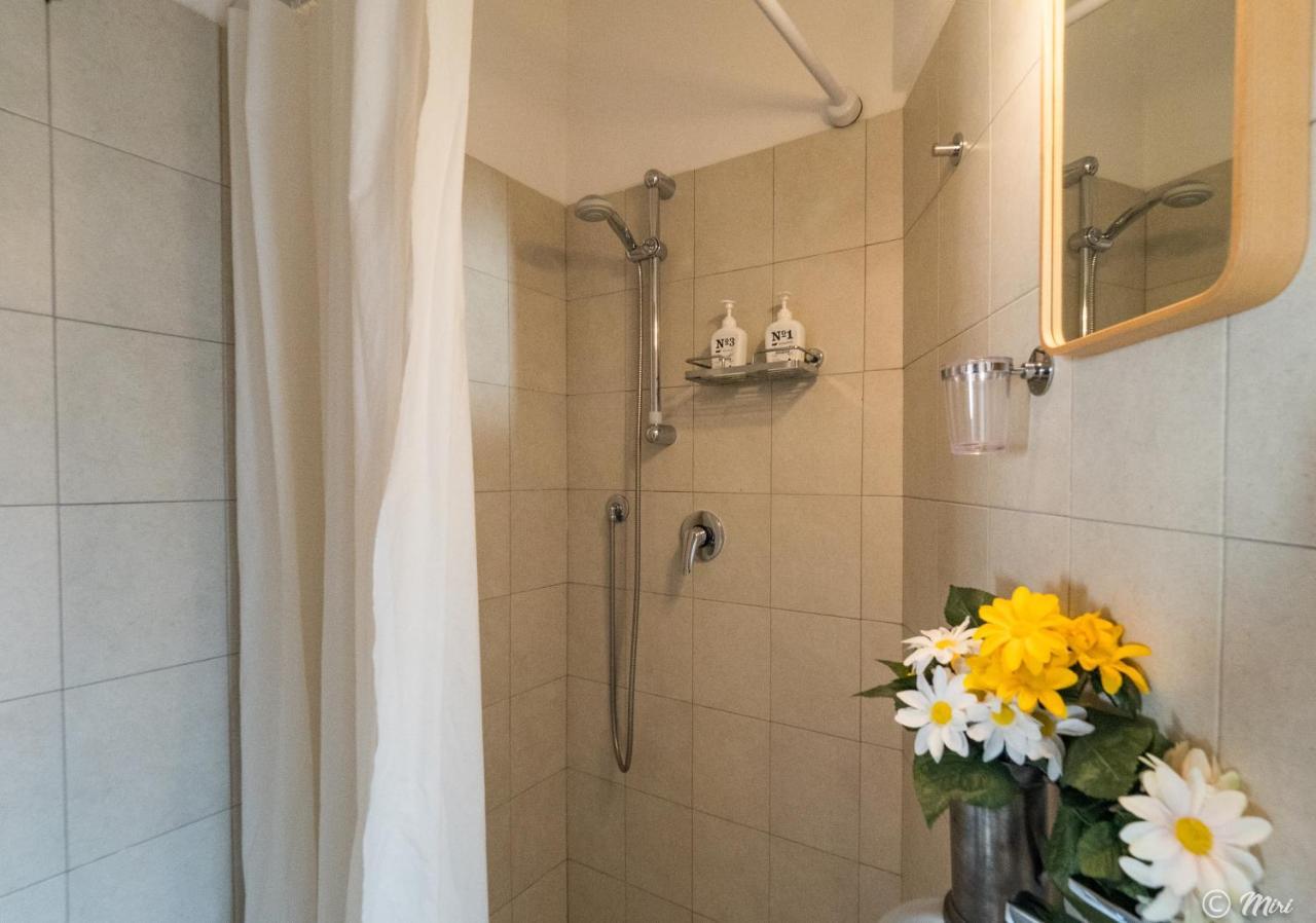El Nin Apartment With Terrace เวอนาซซา ภายนอก รูปภาพ
