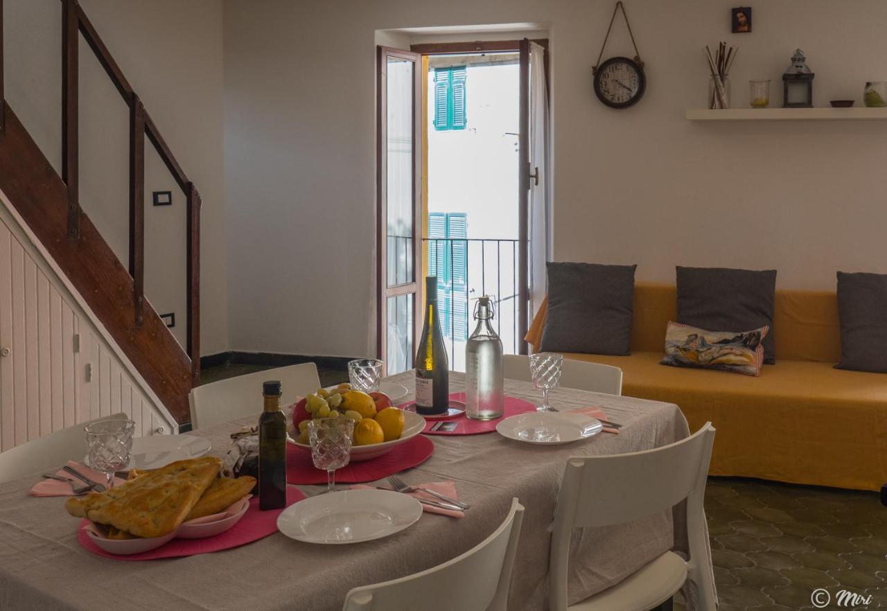 El Nin Apartment With Terrace เวอนาซซา ภายนอก รูปภาพ